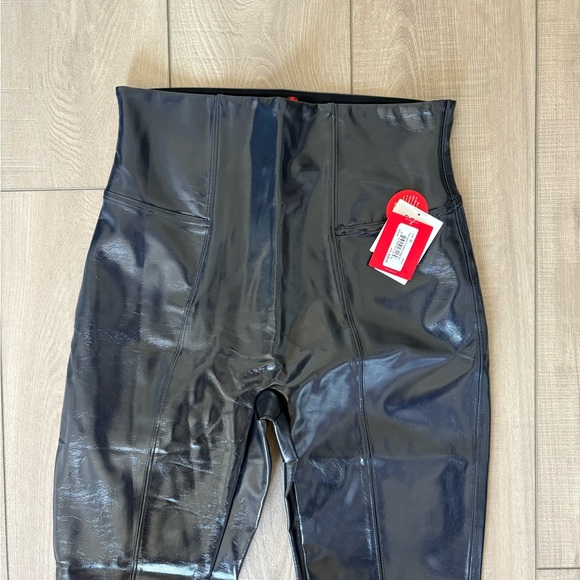 NWT Spanx Faux Leather Patent Leather Leggings in Dark Navy - Picture 2 of 9